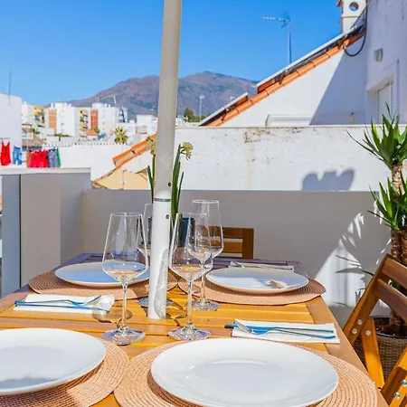 Old Town Gem - Beautiful 3 Bed House With Terraces Feriehus