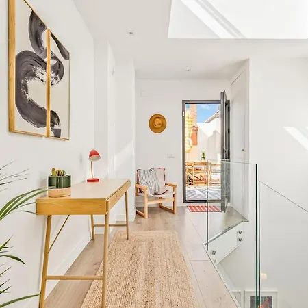 Old Town Gem - Beautiful 3 Bed House With Terraces *