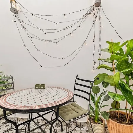 Feriehus Old Town Gem - Beautiful 3 Bed House With Terraces